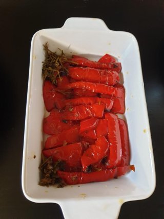 Paprika mit feinen Kräutern gegrillt