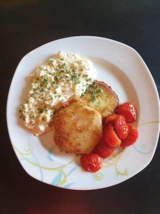 Kohlrabischnitzel mit Püree aus Knollensellerie